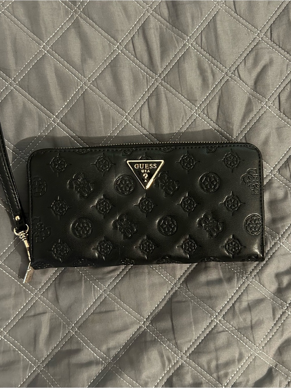 GUESS Black Wallet with Gold Logo Plaque